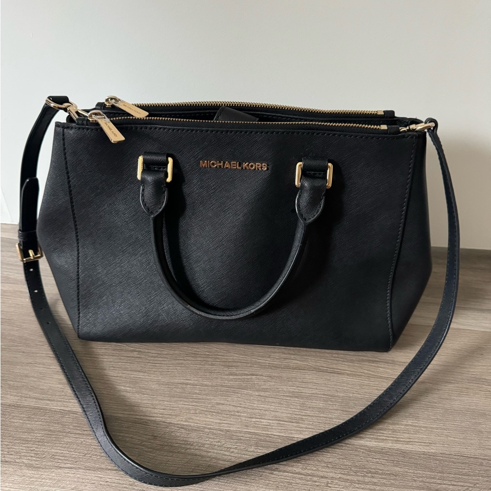 Micheal Kors purse/crossbody